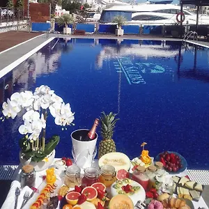 Port Salins Hotel